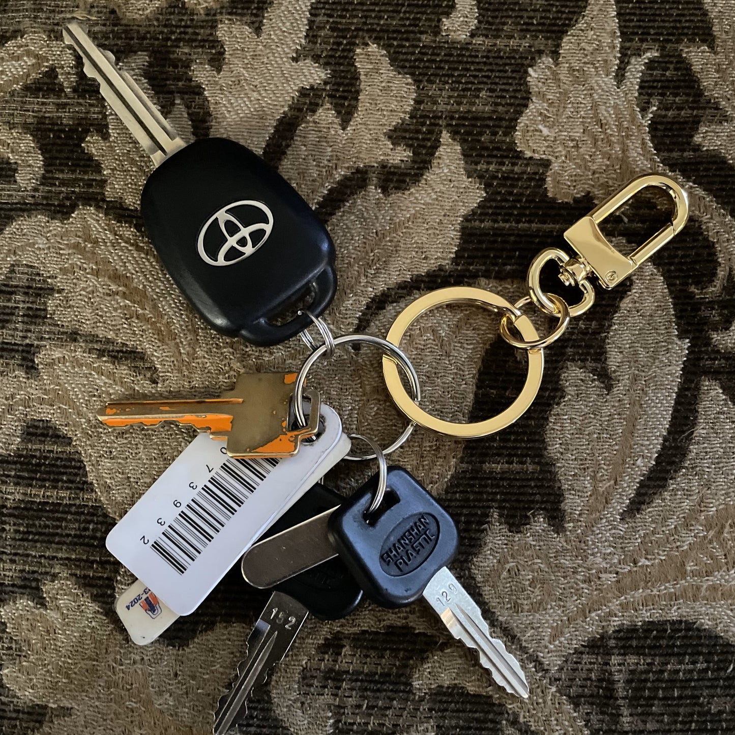 Key Ring Charm W/ Tail Clasp