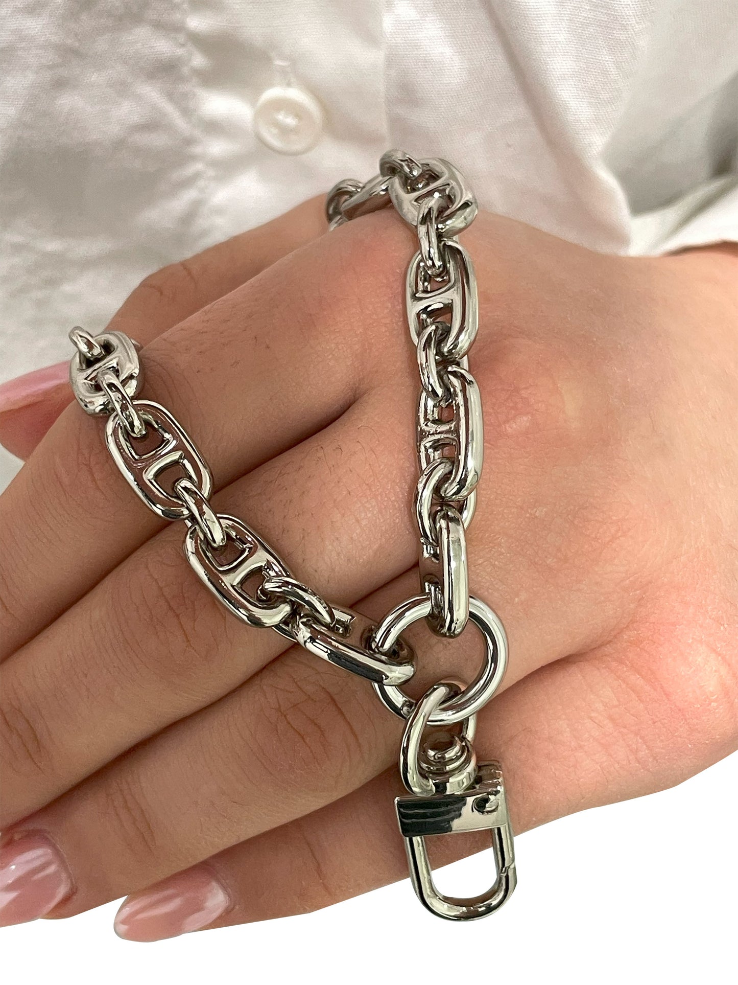 Chain Wristlet Gold (8mm) Lovely