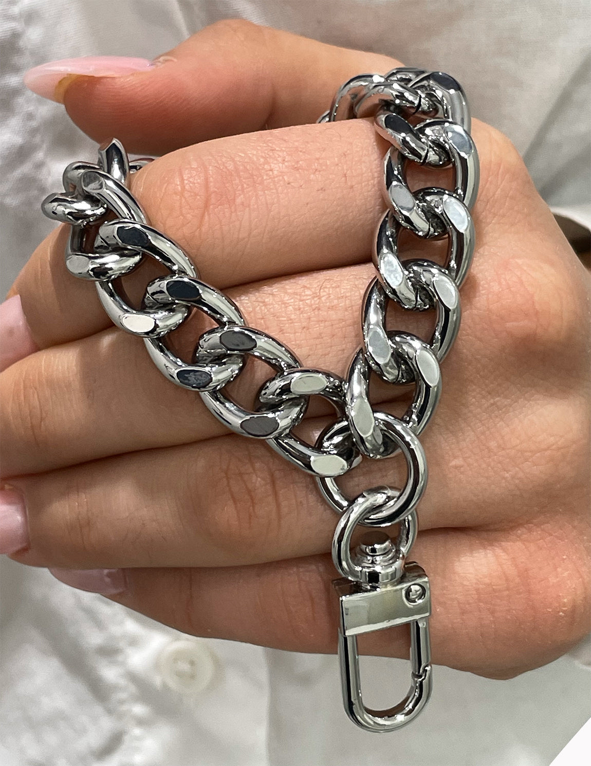 Chain Wristlet Gold (12mm) Light Curb