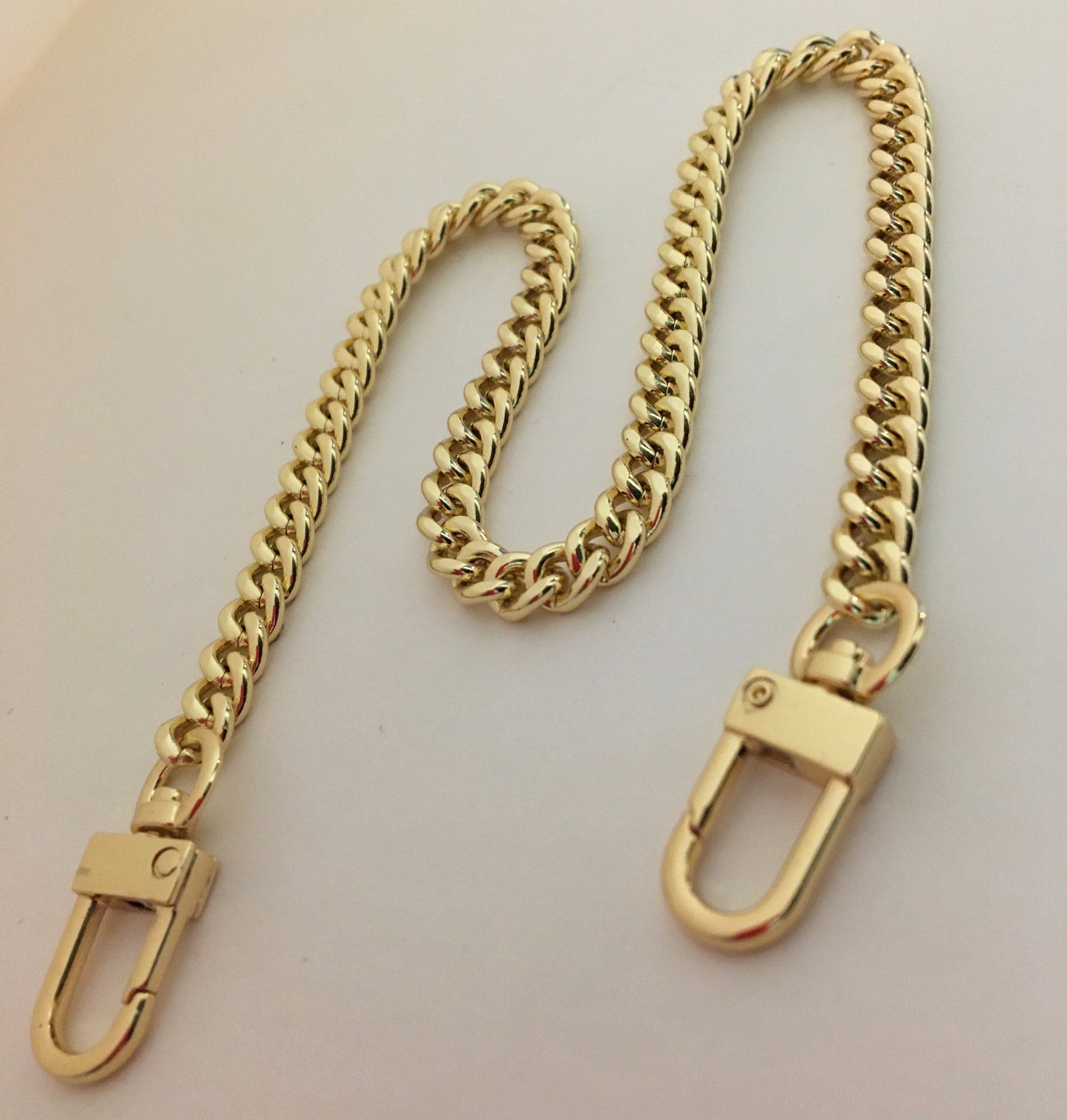Mini Curb 7mm Bag Chain Light Gold