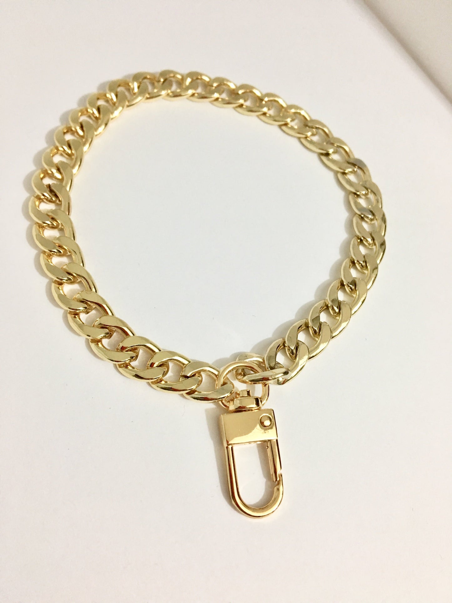 Chain Wristlet Gold (9mm) Curb