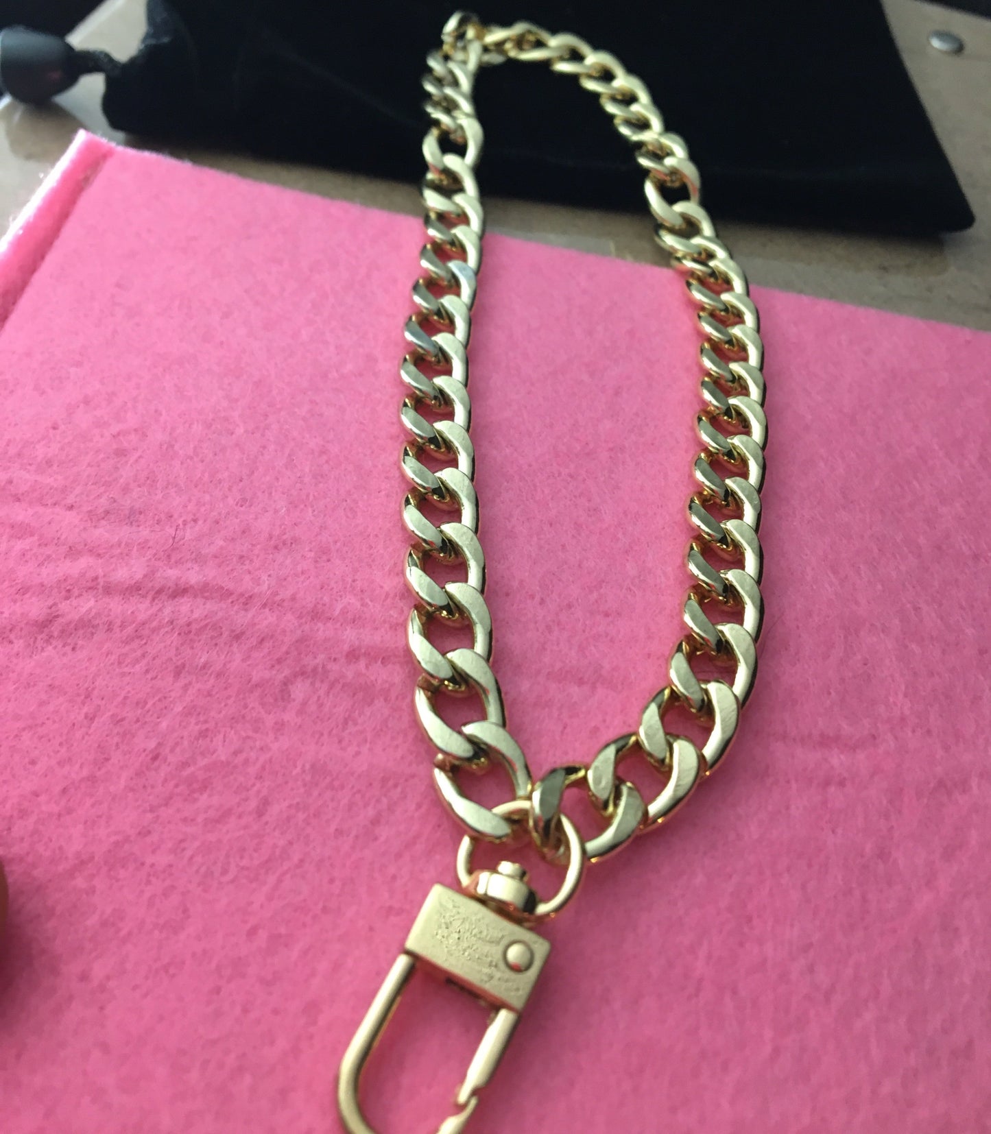 Chain Wristlet Gold (9mm) Curb