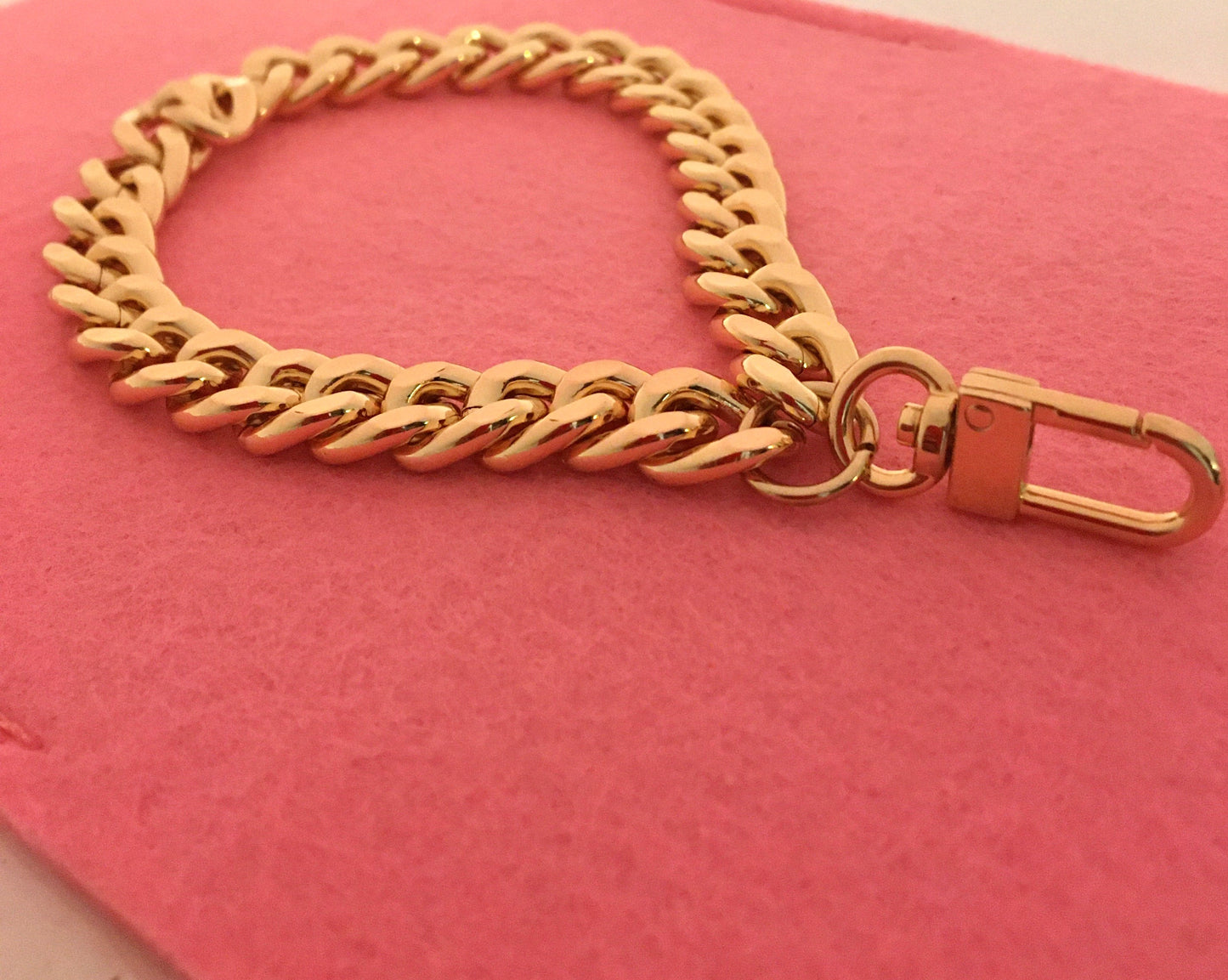 Chain Wristlet Gold (12mm) Light Curb