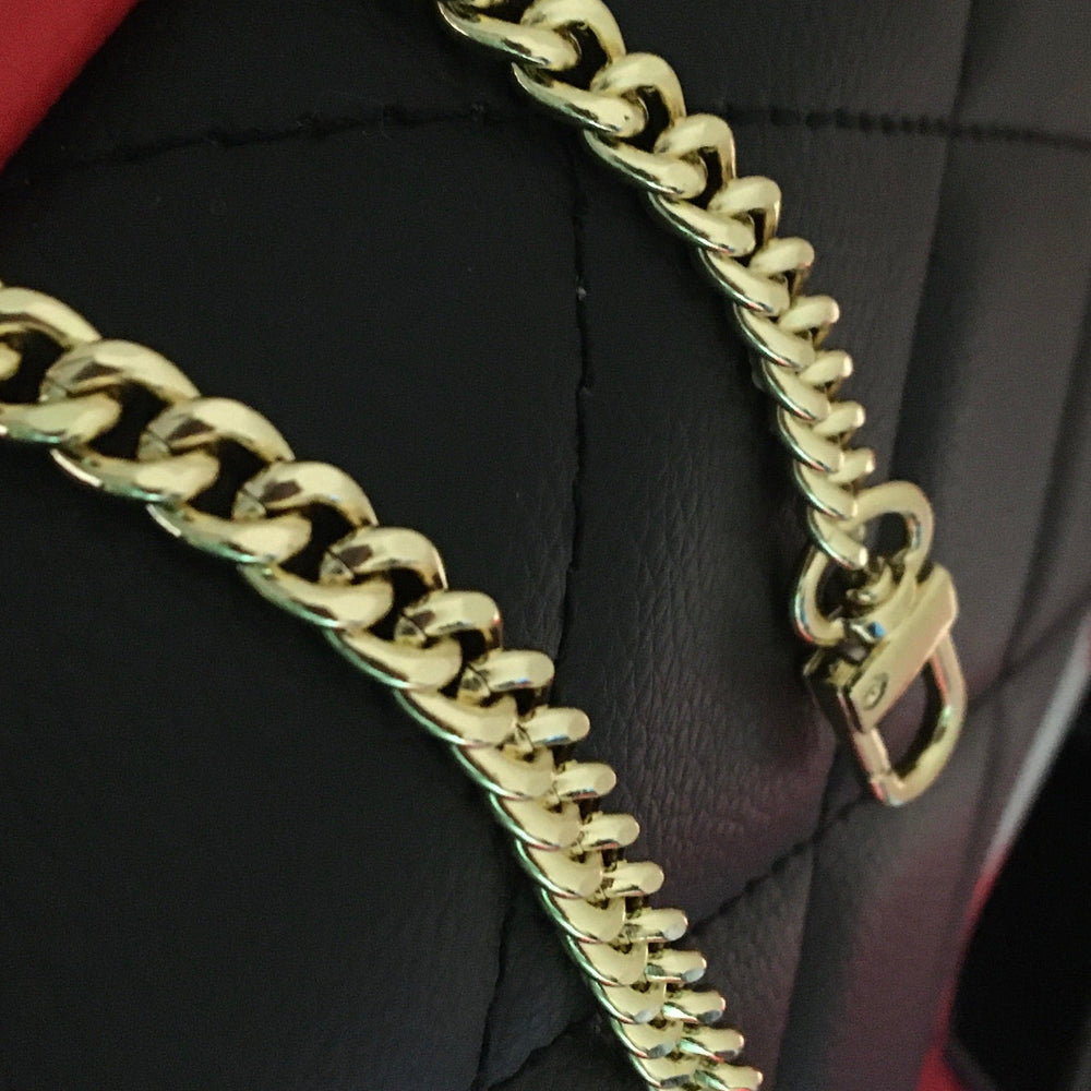 
                  
                    Mini Curb 7mm Bag Chain Light Gold
                  
                