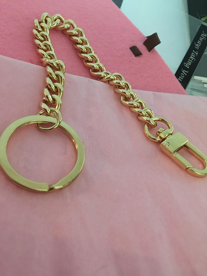 
                  
                    Curb 10mm Charm w/ Key Ring
                  
                