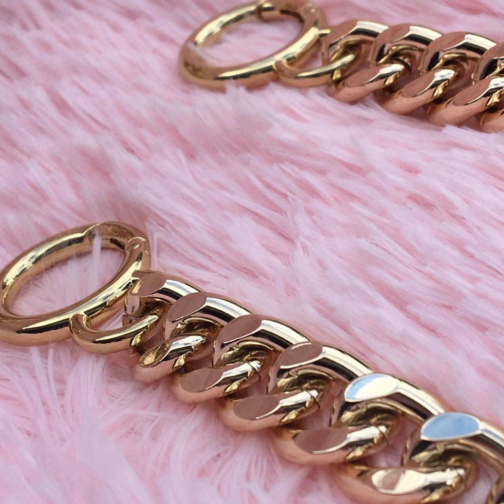 
                  
                    gold-purse-chain-strap-for-handbag
                  
                