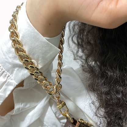 Chain Wristlet Gold (12mm) Light Curb