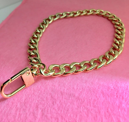 Chain Wristlet Gold (9mm) Curb