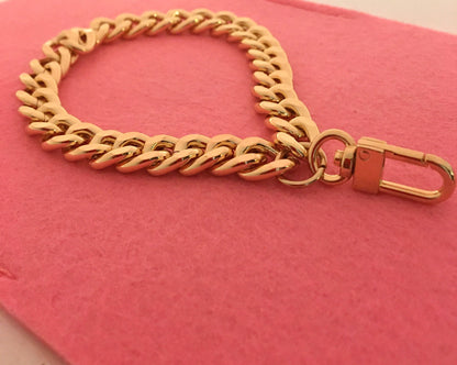 Chain Wristlet Gold (12mm) Light Curb