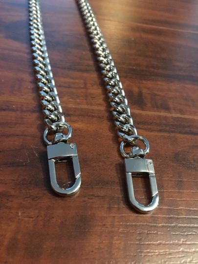 
                  
                    Thick Curb Purse Chain - 10mm
                  
                